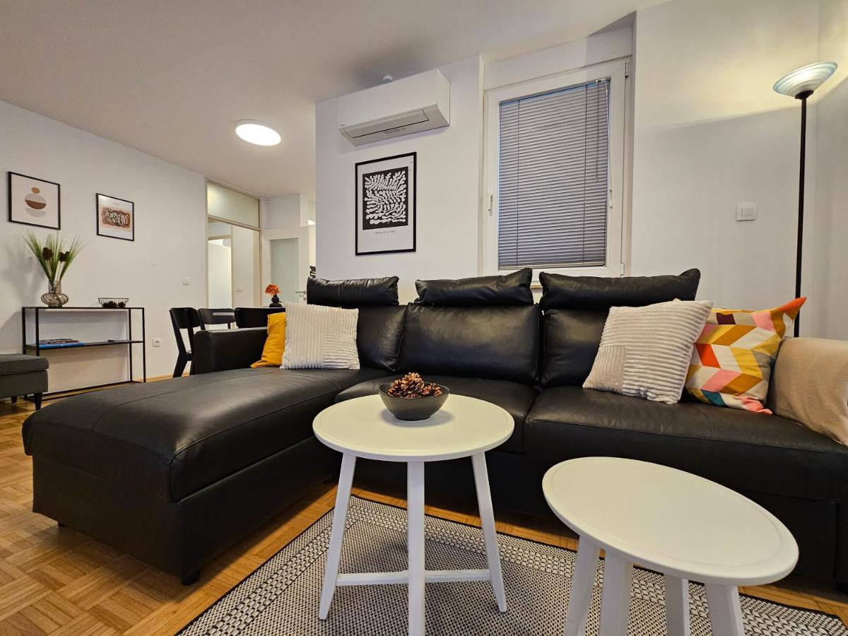 Martin In The Center Apartment